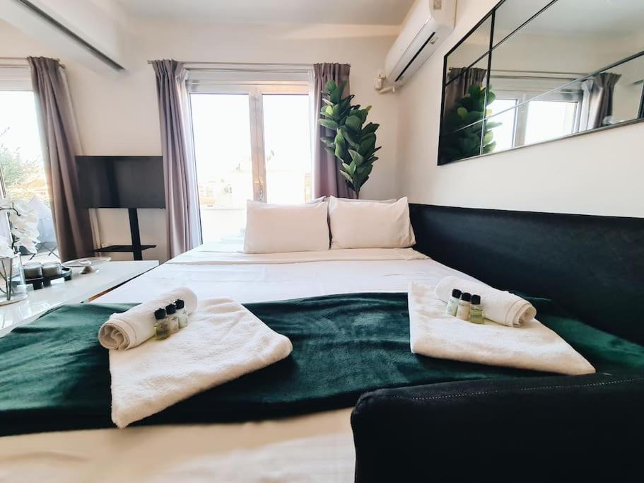 Heated Plunge Pool & Firepit Acropolis Penthouse Apartment เอเธนส์ ภายนอก รูปภาพ
